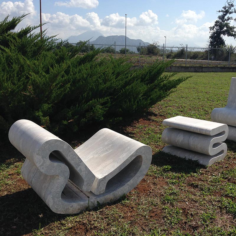 table with chairs marmitaliani
