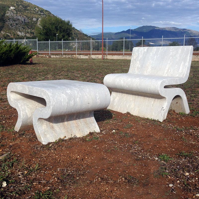 table with chairs marmitaliani