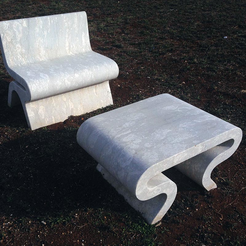 table with chairs marmitaliani